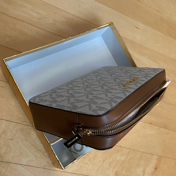 NWT Michael Kors Jet Set Large Saffiano Leather Crossbody Bag - Picture 4 of 6